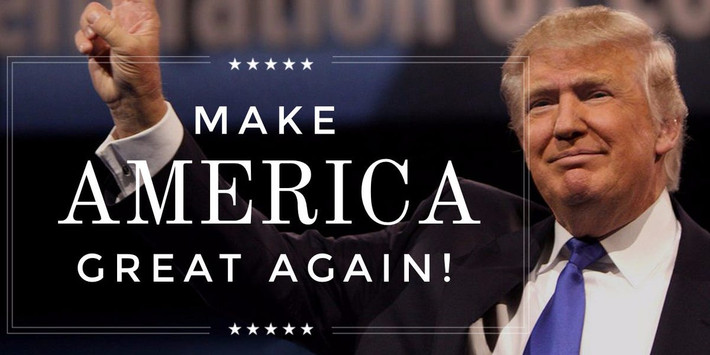 Ứng viên Donald Trump chọn slogan "Make America great again" ("Đưa nước Mỹ vĩ đại trở lại"). Câu khẩu hiệu này được ông Trump nghĩ ra và đăng ký bản quyền từ năm 2012.