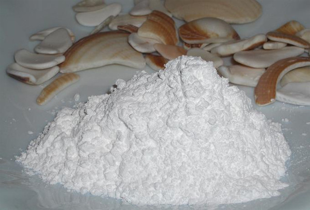 Trẻ hóa làn da với bột vỏ sò: Một bí quyết chăm sóc sắc đẹp khác của mỹ nhân Trung Quốc là bột vỏ sò. Bột vỏ sò trộn với thìa trứng gà và một thìa canh mật ong làm mặt nạ mặt giúp dịu kích ứng da và làm da bạn sáng lên trông thấy.
