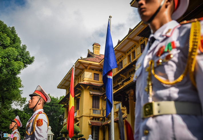 Chủ đề ASEAN năm 2018 là ASEAN tự cường và sáng tạo. Theo đó, các nước ASEAN thúc đẩy mạng lưới thành phố thông minh. Việt Nam có 3 thành phố tham gia là Hà Nội, thành phố Hồ Chí Minh và Đà Nẵng. Hướng tới năm chủ tịch ASEAN 2020, Việt Nam đang tích cực chuẩn bị để đảm nhận trách nhiệm và nghĩa vụ tại Hiệp hội nhằm kế thừa và phát huy các giá trị chung của cộng đồng.