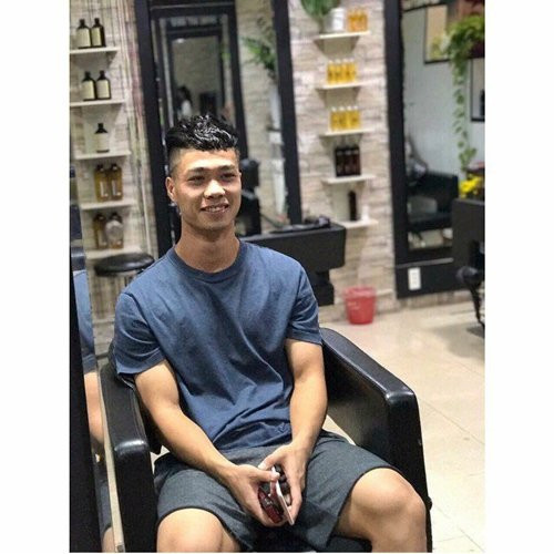 Công Phượng được đánh giá là tuyển thủ Việt Nam chăm chỉ thay đổi kiểu tóc nhất năm.