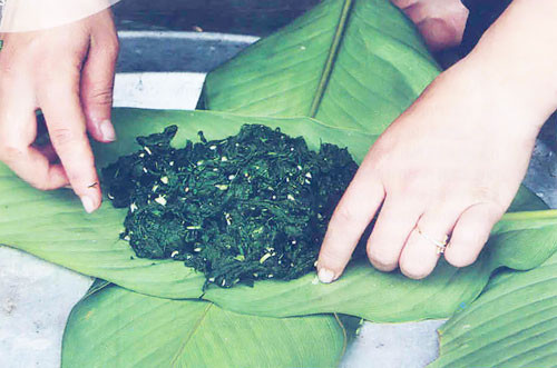 Theo kinh nghiệm dân gian, rêu đá là một món ăn mát lành giúp lưu thông khí huyết, giải độc, thanh nhiệt, hạ huyết áp cũng như nhiều công dụng khác. Rêu không ai gieo trồng mà tự mọc là một món quà của đất trời ban cho, chỉ cần giữ nguồn nước cho thật sạch.