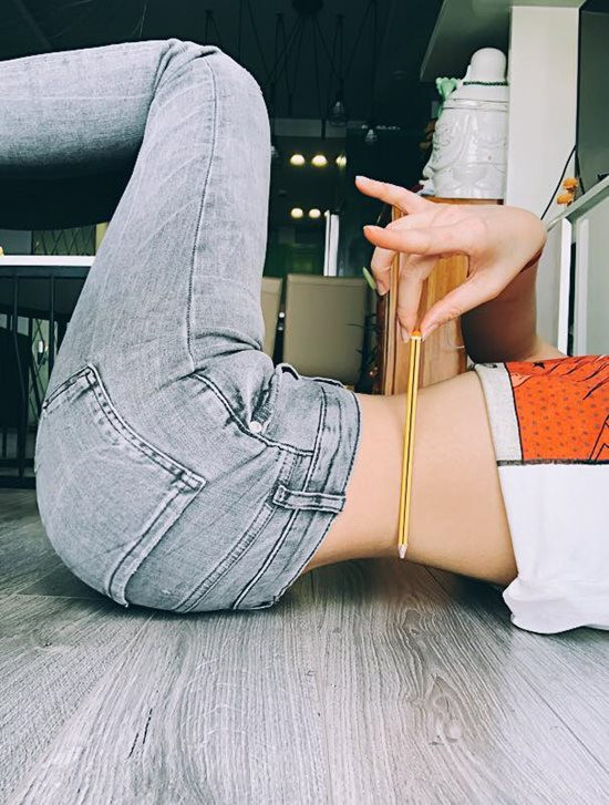 Để có được vòng eo 53, Tường Linh phải mất rất nhiều thời gian để cải thiện, cô từng chia sẻ tạng người rất dễ tăng cân nên có chế độ tập luyện và ăn uống khắt khe.