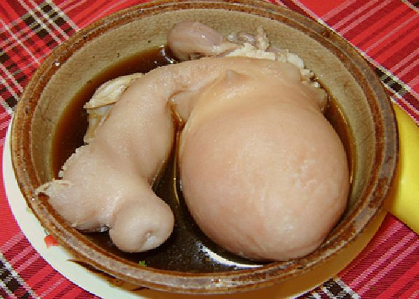Ngọc dương: Từ xưa đến nay, ngọc dương được xem là món “tráng dương” cho phái mạnh. Không ít người khẳng định món ngọc dương là thức ăn quý ngày xưa chỉ có vua chúa, quý tộc mới được dùng để bồi bổ sức khỏe "chuyện ấy". Ngọc dương thường được chế biến bằng cách hầm với thuốc bắc.