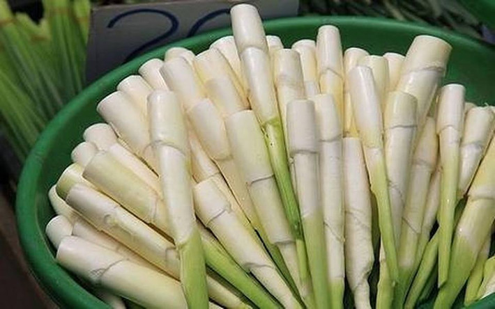 Củ niễng được sử dụng như một loại rau củ đặc sản bởi vị ngon ngọt lạ miệng khi chế biến thành món ăn.