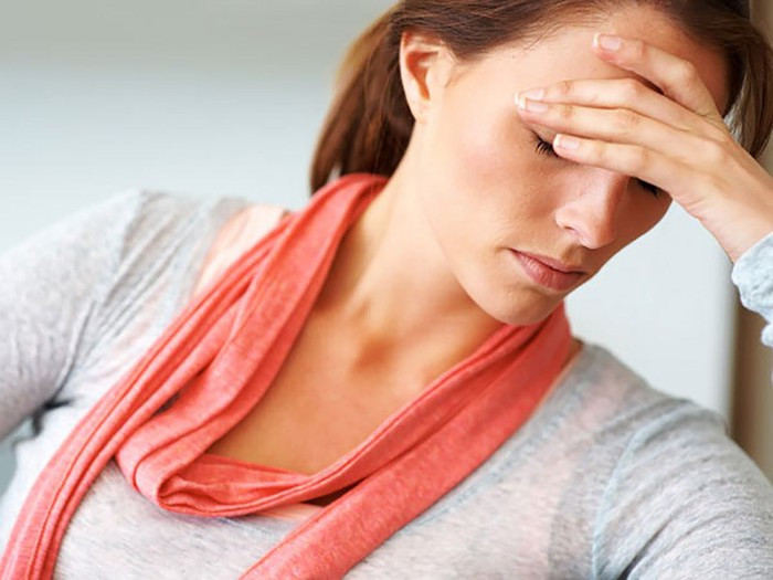 Chu kỳ kinh nguyệt bất thường: Chu kỳ kinh nguyệt có thể không đều khi estrogen tiết ra quá nhiều. Việc này gây ra rất nhiều khó chịu.