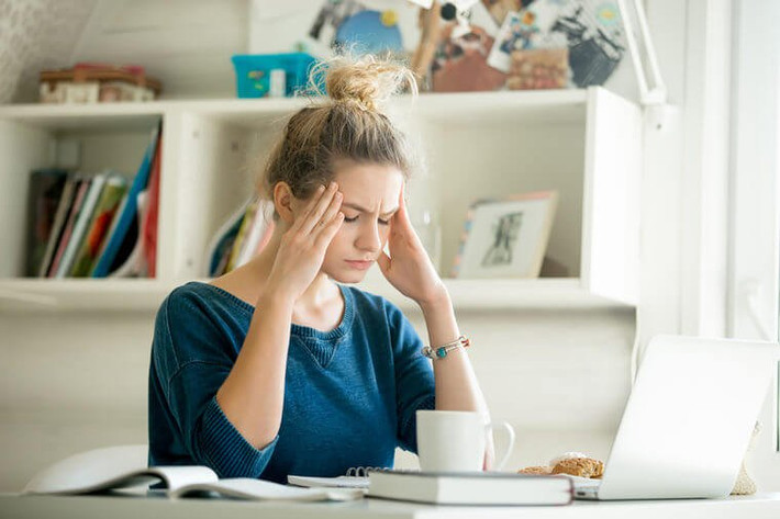 Tác dụng của nụ hôn dài giống như một loại thuốc giảm đau: Hôn kích thích sản sinh endorphins giúp giảm đau tốt hơn bất cứ loại thuốc giảm đau nào. Đây là lý do tại sao bạn cảm thấy rất hạnh phúc sau hôn. Ảnh: IStock.