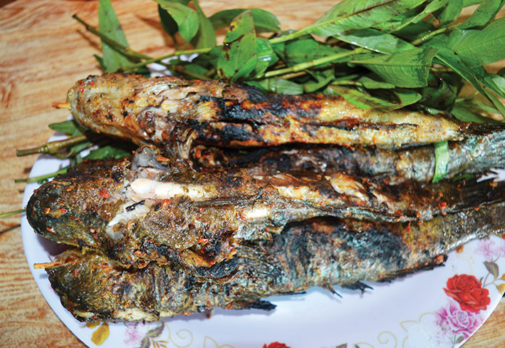 Cá thòi lòi có thể làm khô, nấu canh chua,... nhưng ngon và hấp dẫn nhất là nướng muối ớt.