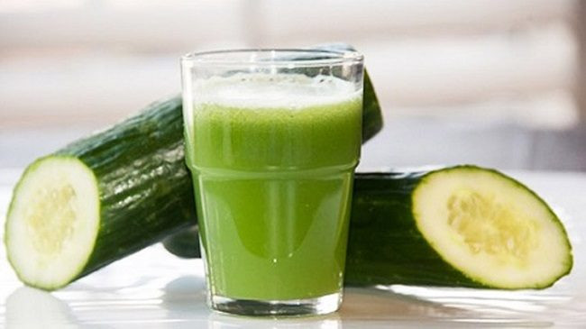 4. Giảm stress: Dưa chuột rất giàu vitamin nhóm B, bao gồm vitamin B1, B5 và B7 (hay còn gọi là biotin). Họ vitamin này đặc biệt hiệu quả trong việc giảm căng thẳng cho hệ thần kinh và loại bỏ những tác nhân gây stress.