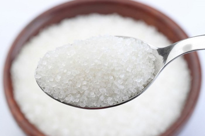 Đường: Theo một nghiên cứu, các loại carbohydrates giàu đường như bánh ngọt, bánh quy và bánh mì đã chế biến thực sự có thể thay đổi phản ứng miễn dịch của cơ thể đối với viêm xương khớp. Phản ứng này có thể làm trầm trọng thêm tình trạng viêm và khiến các khớp bị yếu đi.