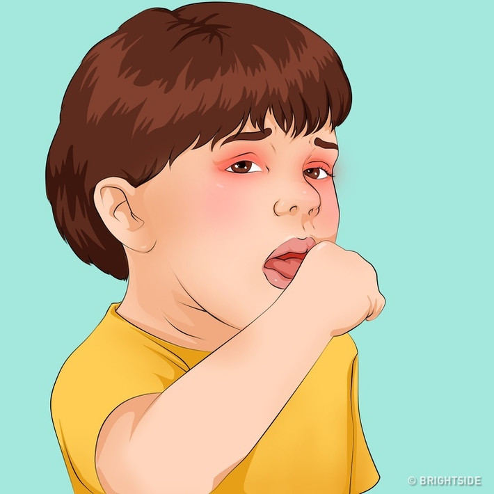 Bệnh ho gà: Khi trẻ có triệu chứng ho dữ dội và nôn mửa thì bạn nên nhanh chóng đưa bé đi khám và xét nghiệm.