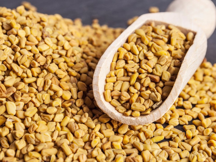 Các loạt hạt như hạt gai dầu, chia và hạt lanh tuy nhỏ nhưng chứa lượng protein vô cùng lớn. Hãy bổ sung chúng vào một loạt các món ăn nhẹ và bữa ăn hàng ngày.