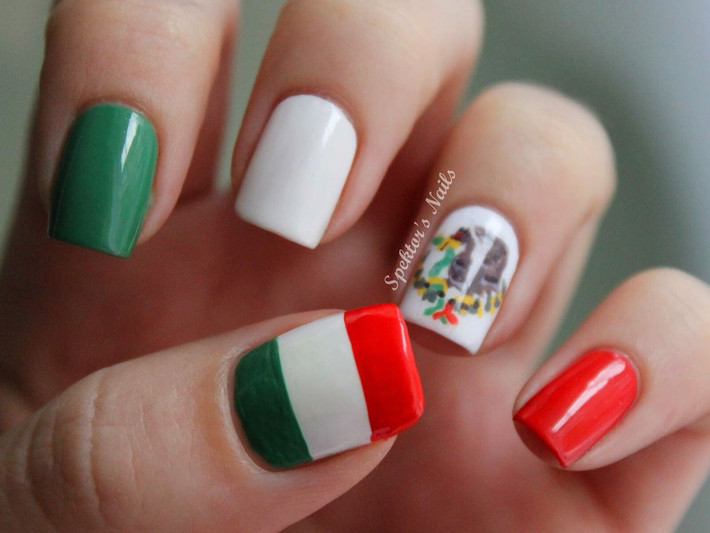 Mẫu móng xinh cho cổ động viên đội Mexico.