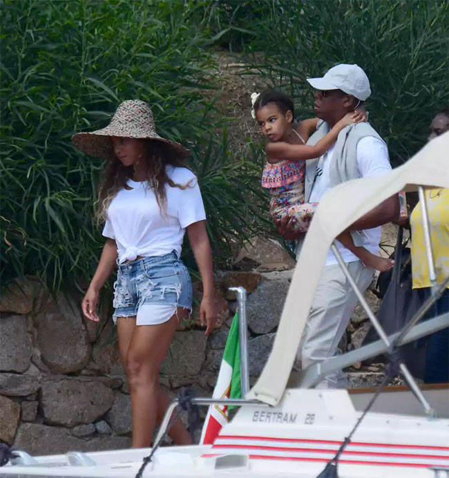 Vợ chồng Beyonce bỏ ra 4 triệu USD để mua một hòn đảo riêng ở Bahamas để được tự do nghỉ dưỡng mà không bị nhiều người soi mói.