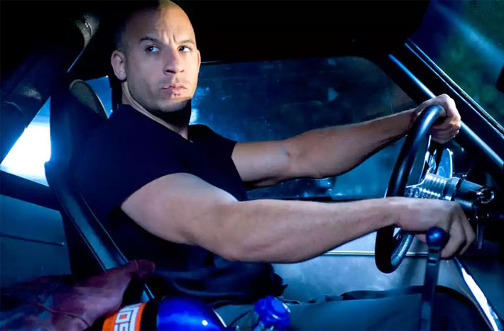 Nhân vật Dom trong loạt phim Fast and Furious đã đưa hình ảnh của Vin Diesel trở thành một anh chàng phi anh hùng nhưng đầy lịch lãm và mang lại cho ngôi sao Hollywood kha khá trong số tài sản 100 triệu USD của anh.