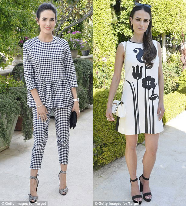 Hai mẫu thiết kế bán chạy nhất trong bộ sưu tập giá rẻ của Victoria Beckham có giá 60 bảng (trái) và 40 bảng.