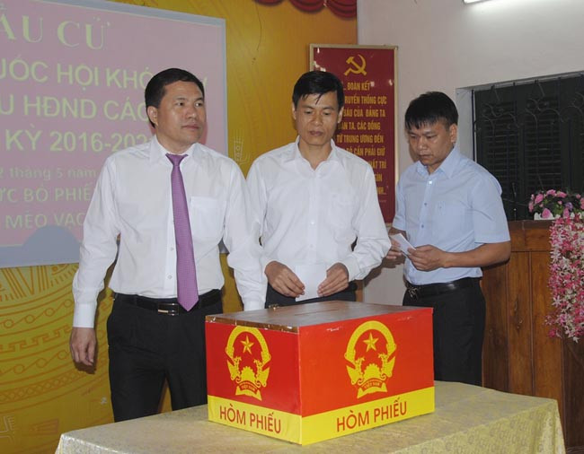 Ban Bí thư quyết định thi hành kỷ luật bằng hình thức cách chức Uỷ viên Ban Thường vụ Tỉnh uỷ, Trưởng Ban Nội chính Tỉnh uỷ Hà Giang các nhiệm kỳ 2015- 2020, 2020 - 2025 đối với ông Sùng Minh Sính.