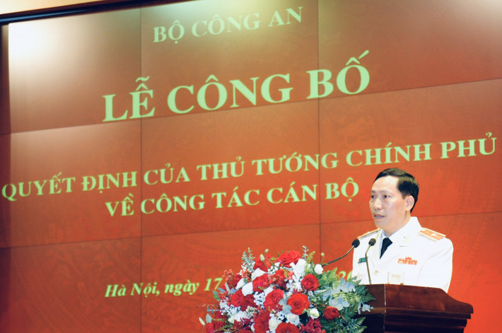 Phát biểu nhận nhiệm vụ, Thứ trưởng Lê Văn Tuyến khẳng định, sẽ chấp hành nghiêm túc sự phân công của Bộ trưởng và Đảng ủy Công an Trung ương. Tiếp tục tu dưỡng, phấn đấu rèn luyện, giữ vững phẩm chất chính trị, lập trường tư tưởng, tuyệt đối trung thành, kiên định mục tiêu, lý tưởng của Đảng, giữ vững phẩm chất đạo đức cách mạng, xây dựng lối sống trong sạch, lành mạnh, giản dị, gương mẫu trong công tác, sinh hoạt,