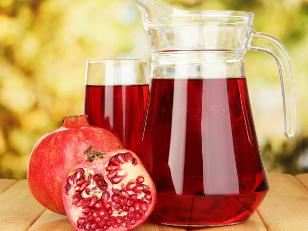 7. Nước ép lựu: Các tính chất làm se của nước ép quả lựu giúp điều trị sỏi thận. Nó làm giảm axit uric trong thận và phá vỡ các hòn sỏi để chúng dễ dàng thoát ra khỏi cơ thể. Ngoài ra, nước ép lựu còn cung cấp sự hydrat hóa rất cần thiết cho cơ thể của chúng ta. Một chén lựu có thể pha với 2 cốc nước để uống hàng ngày. Ảnh: Boldsky.