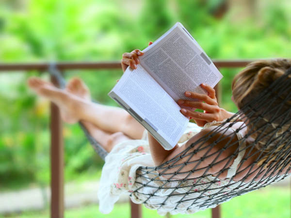 Tham gia một hoạt động mới: Hãy phát triển sở thích riêng hoặc tham gia một hoạt động mới để làm giảm cơn thèm hút thuốc của bạn. Đi đến phòng tập thể dục, chạy bộ, đọc sách, đi chơi với bạn bè không hút thuốc... là một số điều bạn có thể xem xét. Ảnh: Boldsky.