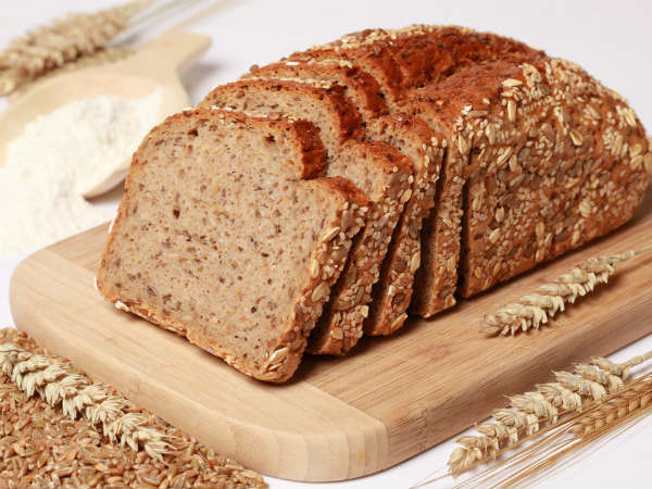 2. Bánh mì nguyên chất 100%: Bánh mì nguyên chất, giàu vitamin, khoáng chất và chất kiểm soát lượng đường trong máu được xem là tốt nhất cho người bị tiểu đường. Ảnh: Boldsky.