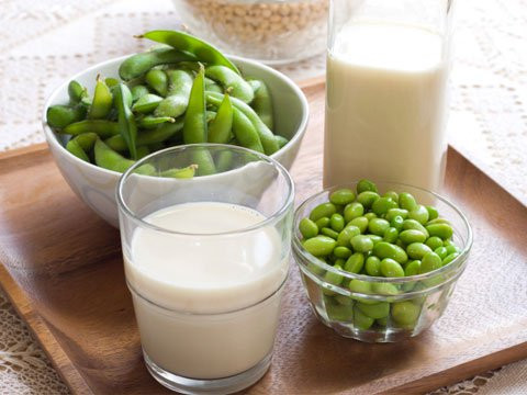 Sữa đậu nành: Đậu nành là một loại thực phẩm có chứa probiotic có chứa nhiều lợi ích. Ảnh: RD.