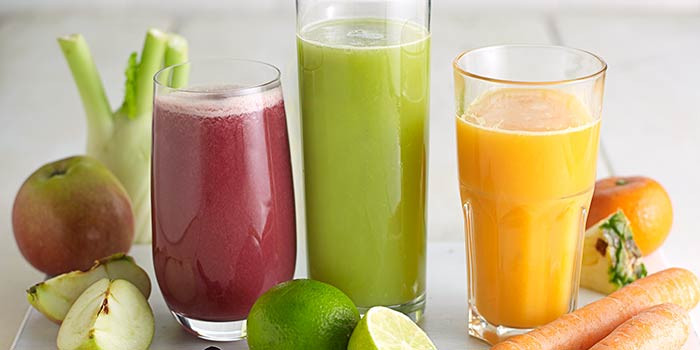 Ngay cả khi bạn tự làm nước ép trái cây bằng cách sử dụng 100% nguyên liệu tươi, nó vẫn không lành mạnh vì bạn đã lấy ra tất cả các thứ tốt (chất xơ). Điều duy nhất còn lại là đường. Trừ khi bạn muốn tăng cân thì nên uống nhiều nước ép. Ảnh: Depositphotos.