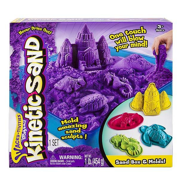 Món đồ chơi cát có tên Kinetic Sand: Đây là món đồ chơi cát tạo hình không dính tay cung cấp niềm vui bất tận cho những đứa trẻ muốn xây lâu đài cát và những thế giới tưởng tượng khác. Ảnh: List25.