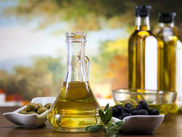 1. Dầu ôliu: Dầu ôliu giàu chất polyphenol, chất chống oxy hoá giúp tăng cường trí não và bảo vệ chúng ta chống lại bệnh não. Ảnh: Boldsky.