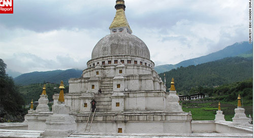 Chorten Kora nằm giữa thung lũng Karmaling của Bhutan, được xây dựng vào năm 1740 để chống lại quỷ dữ đã từng sinh sống tại nơi này.