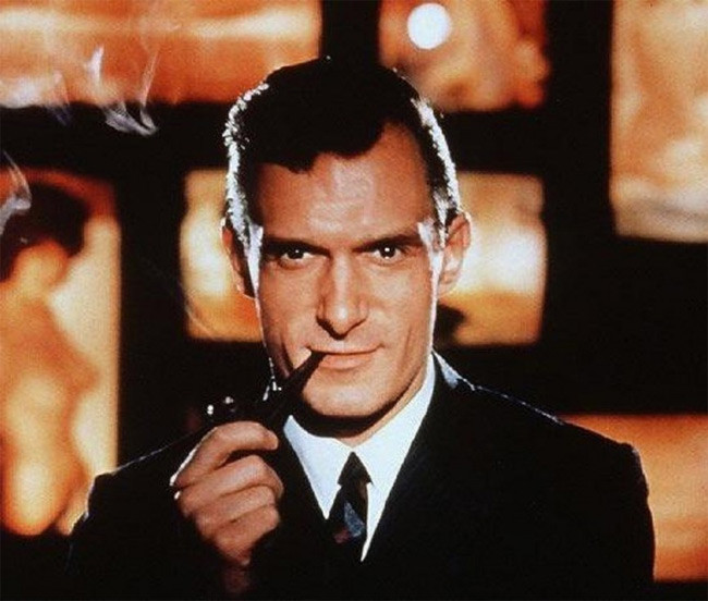 Ông chủ Playboy Hugh Hefner khởi xướng tờ Playboy đình đám với chỉ 8.000 USD và số tiền đó là do Hugh kêu gọi từ 45 nhà đầu tư. Thật may mắn, ngay từ số báo đầu tiên vào tháng 12/1953, tạp chí Playboy đã bán được hơn 50.000 bản và khiến các nhà đầu tư rất hài lòng.