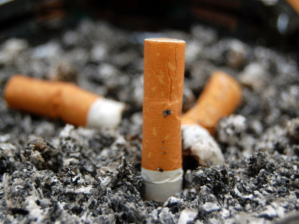 Hiđrô Xyanua: Chất này là nguyên nhân gây ra ung thư phổi bằng cách tiêu diệt các lông mao có trong phổi của bạn.