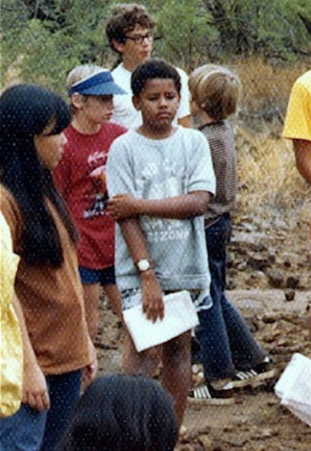 Ông Obama tham dự một chương trình do trường Punahou, Hawaii tổ chức năm 1972.