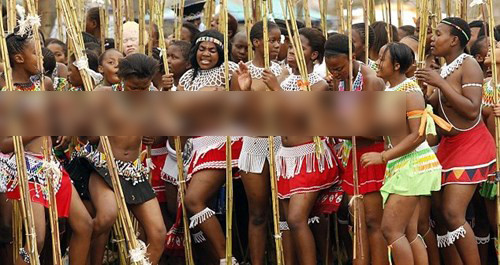 Tạp chí Forbes bình chọn vua Mswati III là người đàn ông giàu thứ 15 thế giới. Ông hoàng Swaziland bị dư luận chỉ trích nặng nề khi có cuộc sống vương giả, xa hoa, tiêu xài xa xỉ khi mua sắm những ô tô, máy bay.... đắt tiền trong khi người dân có cuộc sống nghèo khổ. Ông này cũng là người phản đối các kế hoạch cải cách nền kinh tế của đất nước nhằm cải thiện đời sống của người dân.