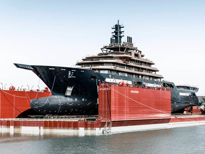 Giám đốc truyền thông của REV Ocean, Lawrence Hislop cho biết tỷ phú Rokke có thể sử dụng du thuyền nhưng vẫn phải trả tiền thuê như bất kỳ du khách nào khác. Ảnh: Guillaume Plisson.
