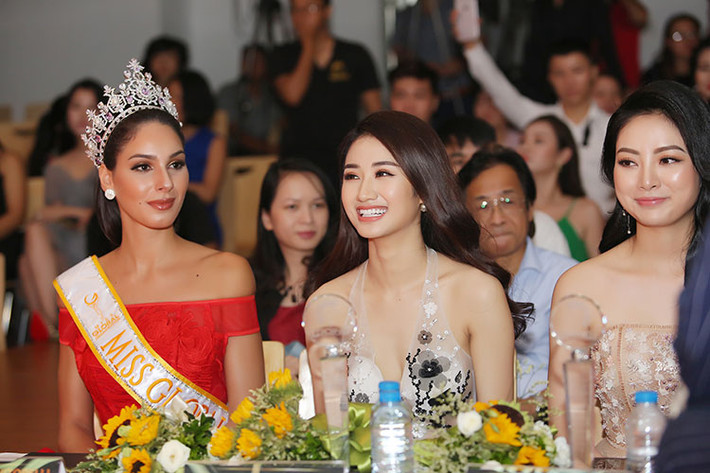 Từ khi lập gia đình, Thu Ngân ít khi xuất hiện tại các sự kiện giải trí để tận hưởng cuộc sống vợ chồng son. Người đẹp hiện đã có một cậu con trai nhỏ.