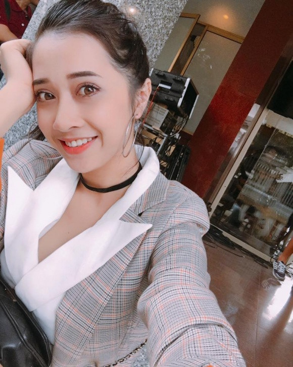 Phương Anh sở hữu nhan sắc xinh đẹp không thua kém chị gái.