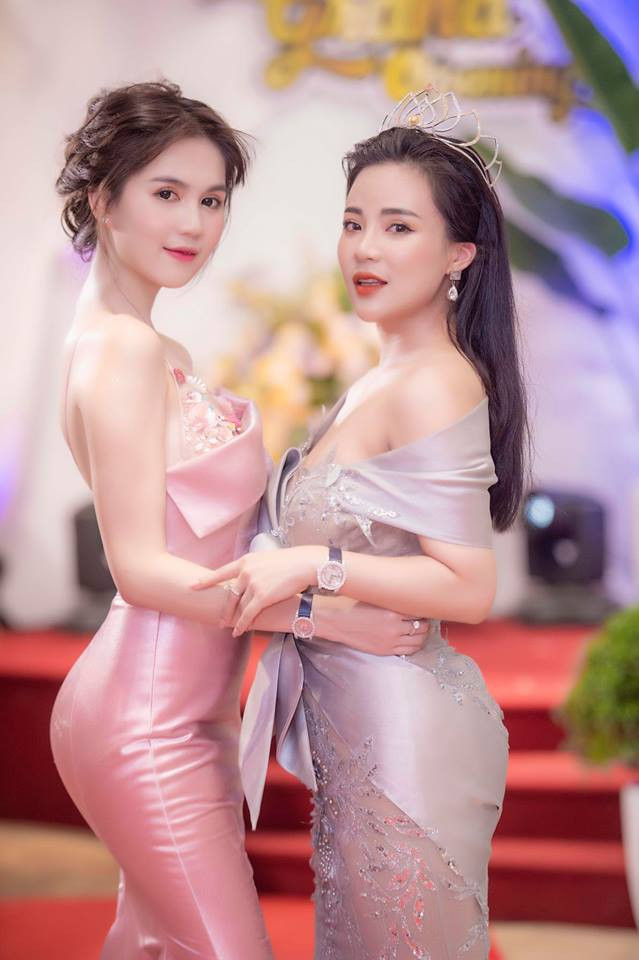 Người đẹp Trà Vinh tạo dáng bên Hoa hậu Đại sứ Doanh nhân Toàn năng châu Á 2018 Stella Chang.
