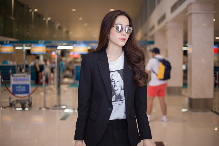 Scandal tình cảm khiến Hoa khôi Nam Em chịu nhiều chỉ trích và phải tạm dừng phát hành MV. Sau thời gian ở ẩn Nam Em quyết định trở lại với công việc. Đặc biệt, là người trong cuộc dính lùm xùm với Nam Em nhưng Trường Giang giữ thái độ im lặng.