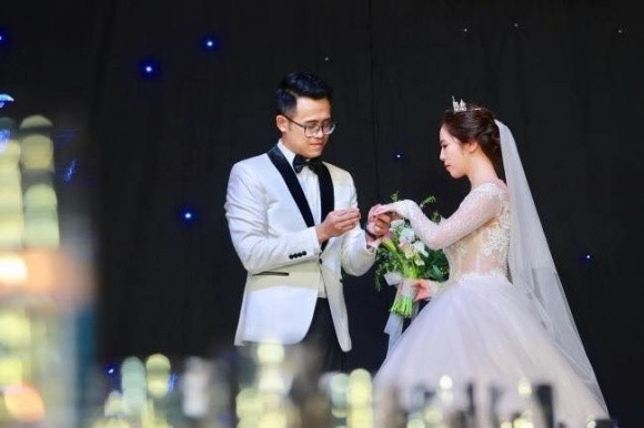 Bà xã của MC Đức Bảo là Bùi Phương Thảo (SN 1992). Cô cũng đang là một BTV Thời sự Quốc tế của kênh Truyền hình Quốc hội. Cả hai gặp nhau tình cờ tại một sự kiện diễn ra cách đây 1 năm và nay đã chính thức trở thành vợ chồng.