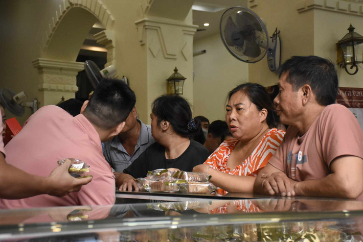Bánh Trung thu Đông Phương được nhiều người đánh giá cao về chất lượng. Nhiều người ở các địa phương như Hà Nội, Hải Dương...mỗi dịp Tết Trung thu lại nhờ người thân ở Hải Phòng mua giúp những chiếc bánh nướng, bánh dẻo. Thậm chí không ít người lặn lội đường xa đến đây mua bánh.