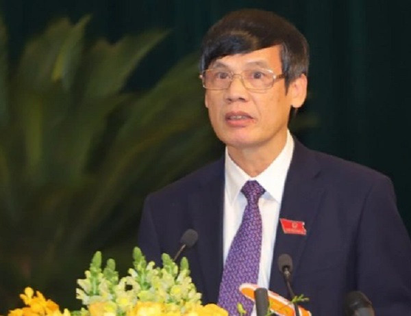 Phó Thủ tướng Trần Lưu Quang vừa ký Quyết định 1035/QĐ-TTg của Thủ tướng Chính phủ thi hành kỷ luật đối với ông Nguyễn Đình Xứng nguyên Chủ tịch UBND tỉnh Thanh Hóa.
