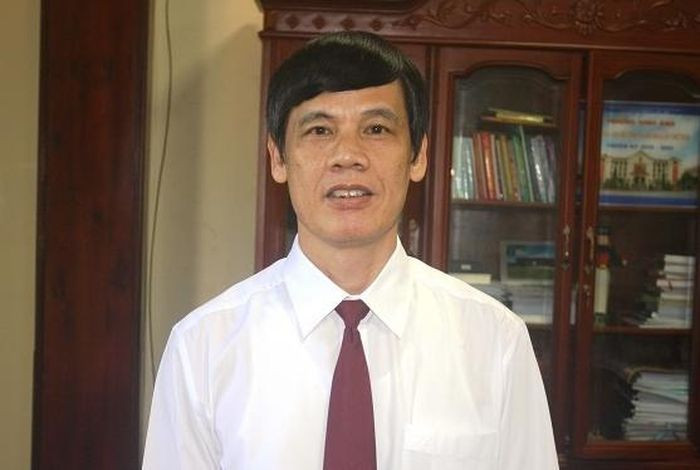 Ban Bí thư kết luận, ông Nguyễn Đình Xứng đã suy thoái về tư tưởng chính trị, đạo đức, lối sống; vi phạm nguyên tắc tập trung dân chủ, quy chế làm việc, quy định của Đảng, pháp luật của Nhà nước, quy định những điều đảng viên không được làm và trách nhiệm nêu gương, gây hậu quả rất nghiêm trọng, khó khắc phục, thiệt hại lớn ngân sách nhà nước, dư luận bức xúc, ảnh hưởng xấu đến uy tín của tổ chức đảng, chính quyền địa phương. Ban Bí thư quyết định kỷ luật Cách chức tất cả các chức vụ trong Đảng đối với ông Nguyễn Đình Xứng.