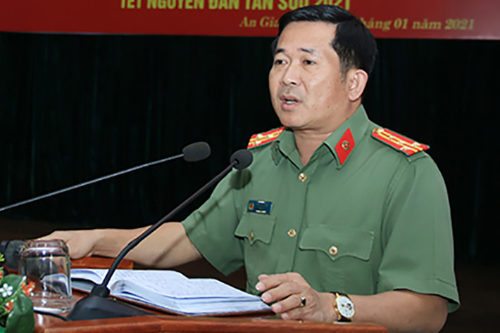 Khoảng tháng 5/2021, đại tá Đinh Văn Nơi công bố đường dây nóng tiếp nhận tin báo tội phạm qua số điện thoại di động cá nhân.