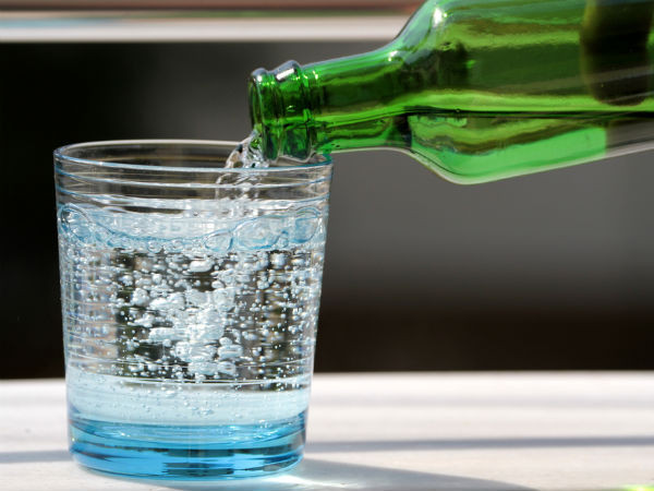 Lượng fluor trong nước soda chứa sẽ phụ thuộc vào nước dùng để pha chế nó. Tuy nhiên, uống soda không tốt cho sức khoẻ, đặc biệt là soda có đường, vì vậy, bạn nên hạn chế.