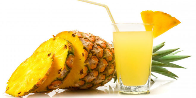 2. Dứa Chất bromelain trong trái dứa (miền Nam gọi là trái thơm, trái khóm) sẽ giúp tử cung bà bầu mềm ra tạo điều kiện cho quá trình chuyển dạ diễn ra nhanh chóng và giảm thiểu những cơn đau. Vào tuần thai thứ 39, bà bầu nên ăn dứa và các món ăn có sử dụng dứa làm nguyên liệu như: Thịt lợn sốt dứa chua ngọt, canh dứa mực, sinh tố dứa cà rốt... Tuy nhiên, mẹ bầu lưu ý cần rửa sạch, bỏ vỏ và gọt hết mắt trước khi ăn.