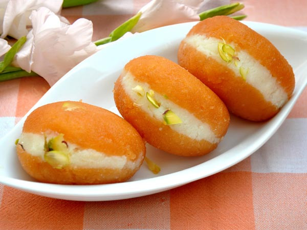 Nghiên cứu cho thấy những phụ nữ tự cho mình ăn nhiều đồ ngọt có nhiều khả năng kiểm soát chế độ ăn uống của họ kém hơn. Bạn không nên ăn quá nhiều đồ ngọt vì những điều này có thể dẫn đến tăng cân.