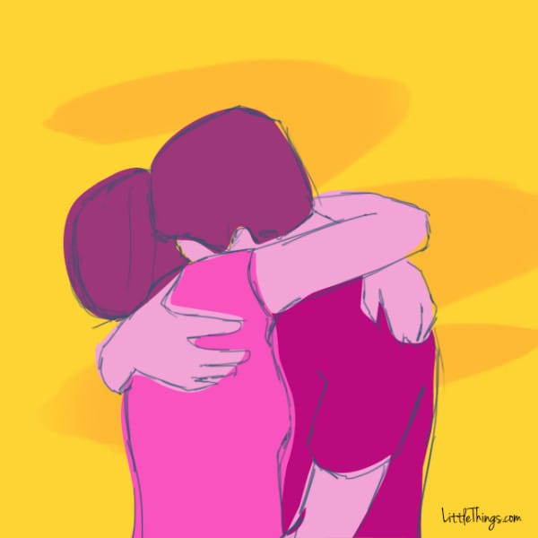 6. Ôm ghì qua cổ bạn Trong cái ôm này, cả hai người hòa chặt cơ thể vào nhau, thể hiện sự gắn kết sâu sắc và không muốn rời xa nhau. Chàng lo sợ rằng bạn có thể rời khỏi vòng tay chàng nên càng muốn kéo chặt bạn về phía mình. Chàng muốn được ở bên họ nhiều hơn nữa dù hai người vẫn đang ở bên nhau.