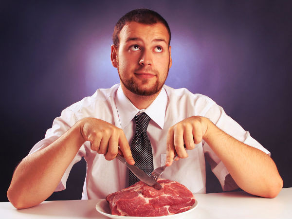 Ăn quá nhiều thịt có thể hại thận bởi protein động vật tạo ra lượng axit cao trong máu. Protein động vật là cần thiết cho cơ thể nhưng tiêu thụ quá nhiều có thể gây tử vong cho thận.