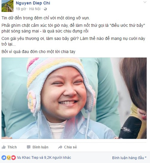 "Tin dữ đến trong đêm chỉ với một dòng vỡ vụn. Phải ghìm chặt cảm xúc tới giờ này, để làm nốt thứ gọi là "Điều ước thứ bảy" phát sóng sáng mai - là quá sức chịu đựng rồi. Con gái yêu thương ơi, làm sao bây giờ? Làm thế nào để mang nụ cười này trở lại... Bởi vì quá đau đớn cho một lời chia tay...", dòng thông báo chứa đầy nước mắt của MC Diệp Chi về sự ra đi của Khánh Linh được đăng tải vào chiều tối qua (25/3). Ảnh chụp màn hình.