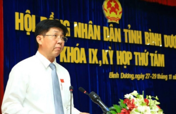 Cùng với đó, 4 nguyên lãnh đạo tỉnh bị bắt gồm: Nguyên phó chủ tịch UBND tỉnh Nguyễn Thanh Trúc, nguyên chánh văn phòng UBND tỉnh Võ Văn Lượng, nguyên chánh Thanh tra tỉnh Trần Xuân Lâm và nguyên trưởng phòng thuộc Văn phòng Tỉnh ủy Ngô Dũng Phương. 3 cán bộ thuế bị bắt gồm nguyên cục trưởng, cục phó và phó phòng của Cục Thuế tỉnh Bình Dương…